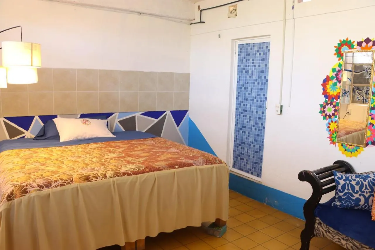 פוארטו ואלארטה Hostel Vallarta (Adults Only)