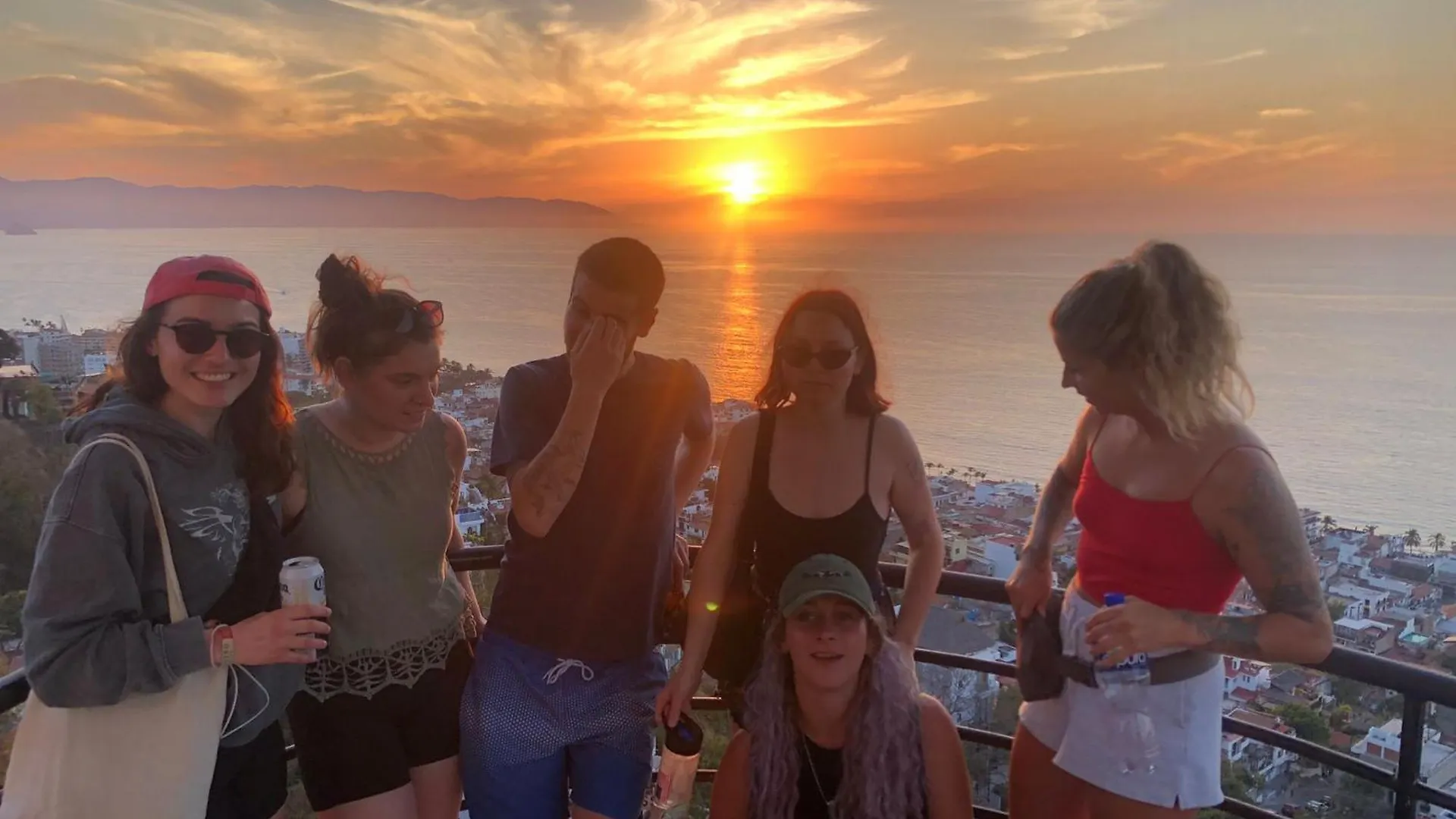 פוארטו ואלארטה Hostel Vallarta (Adults Only)